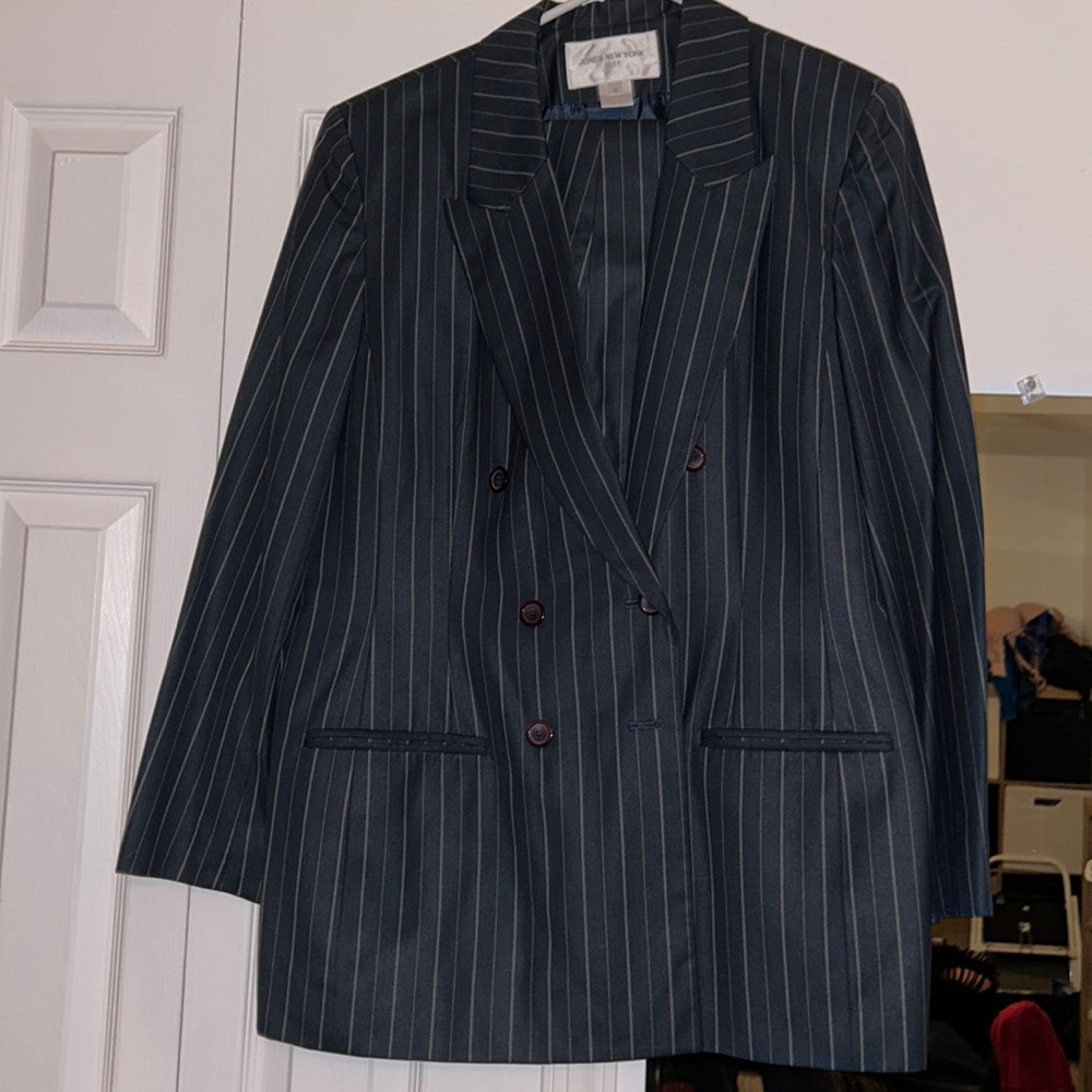 Women’s size 16 Jones New York pants suit